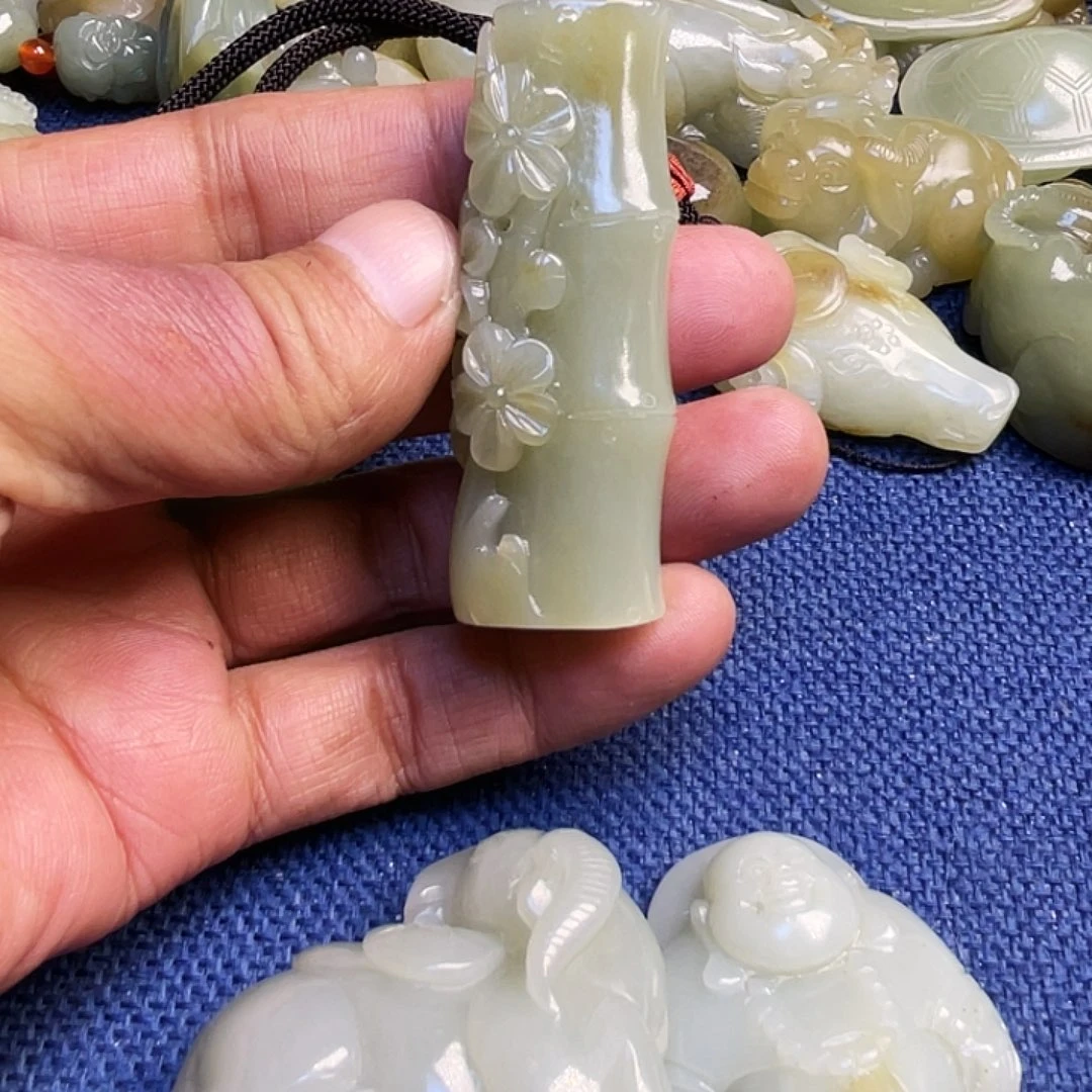 和田玉吊坠(不含链)未镶嵌快*?