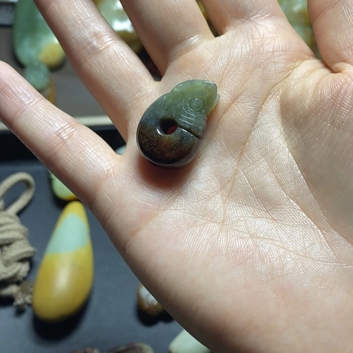 公***姆岫岩河磨玉（透闪石质玉）未镶嵌珠宝奇石
