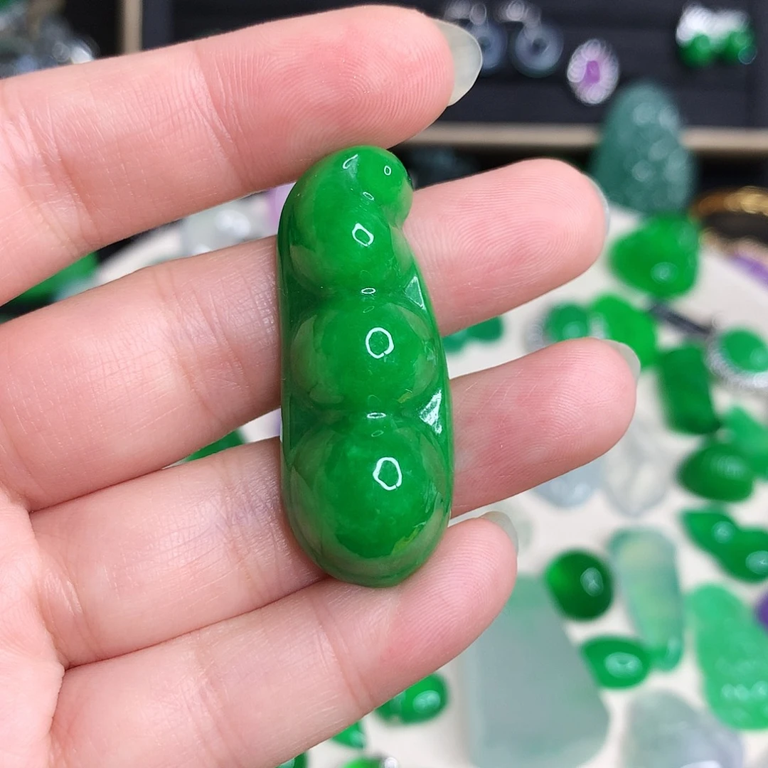 依***儿翡翠未镶嵌颈饰优化824