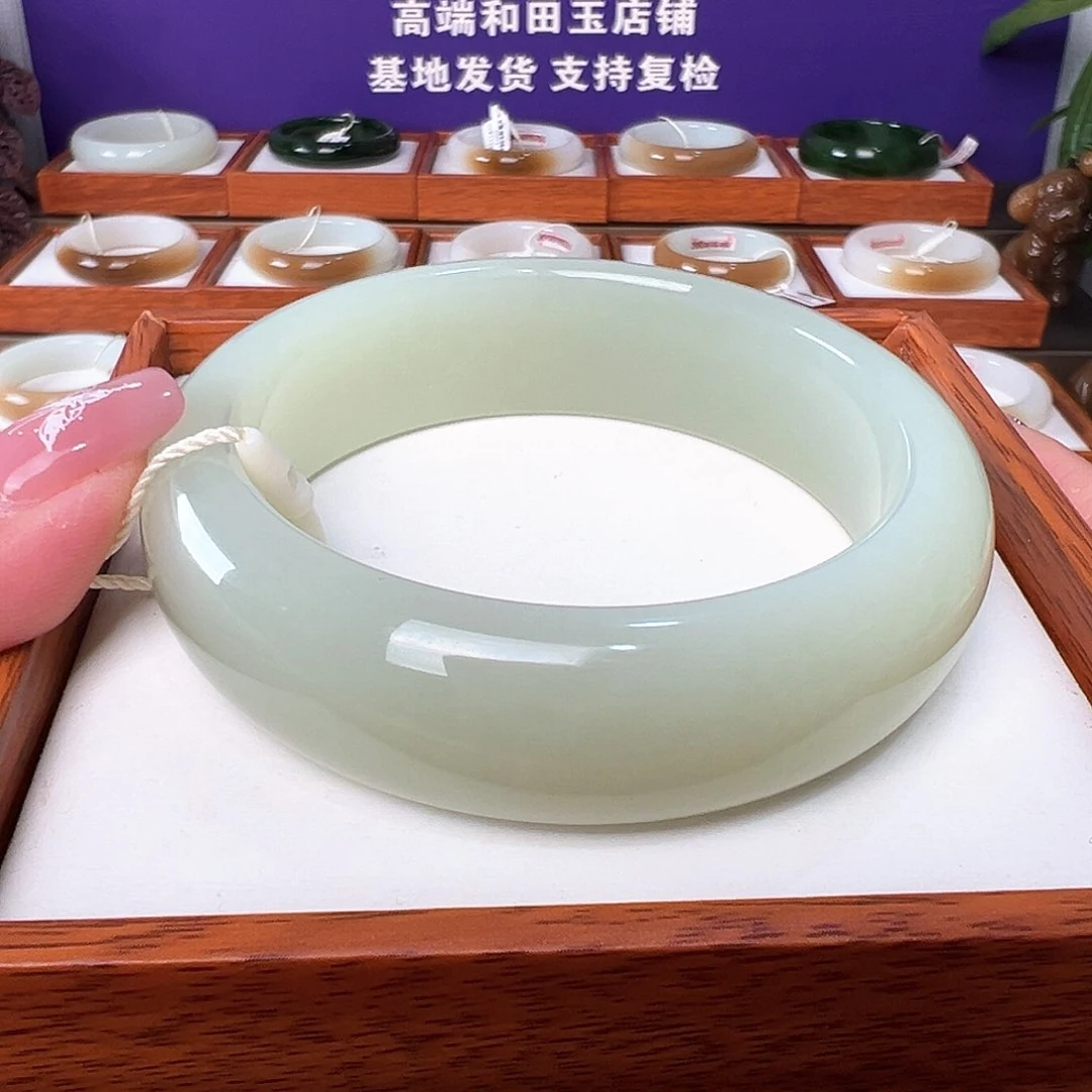 和田玉手镯未镶嵌57