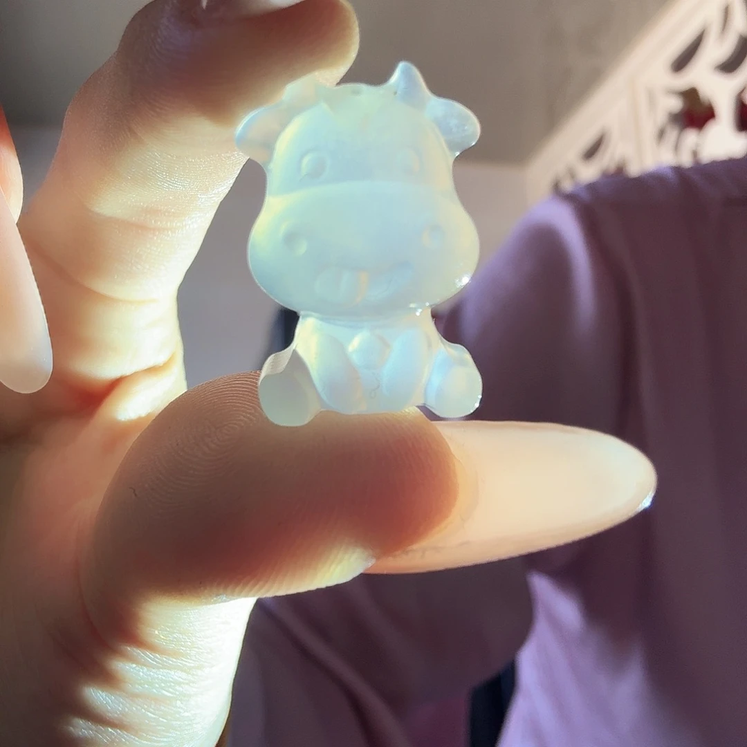 蛇纹石玉牛未镶嵌