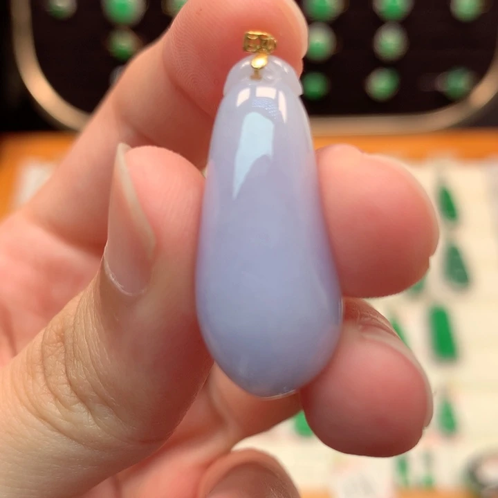 翡翠18K金镶嵌颈饰翡翠