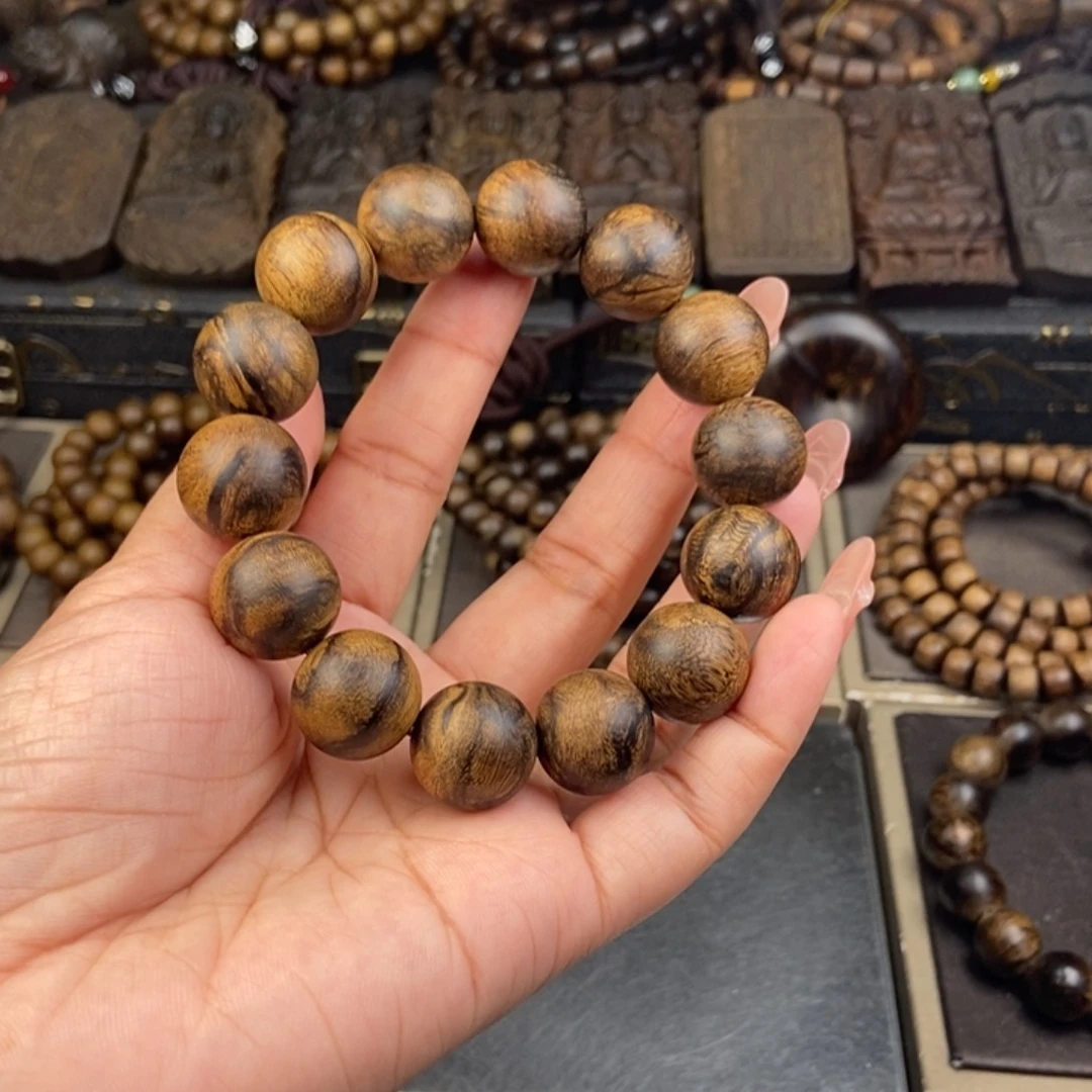 沉香手串小**?越南芽庄留疤白棋虎斑