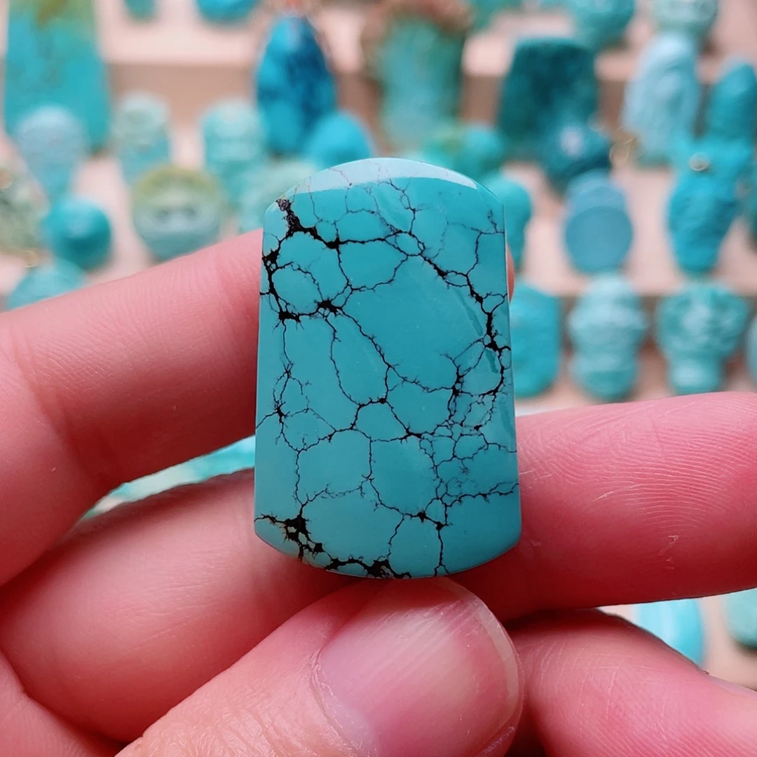 绿松石未镶嵌颈饰