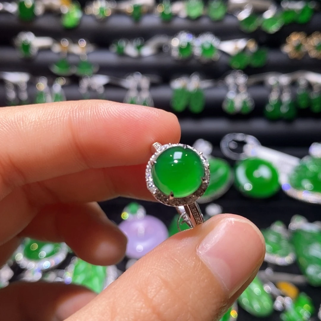 翡翠戒指18K金镶嵌天然翡翠