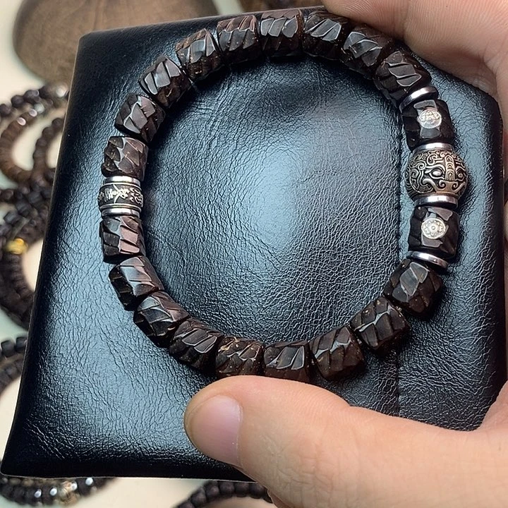 椰蒂手串9✖️9龙鳞貔貅上上签