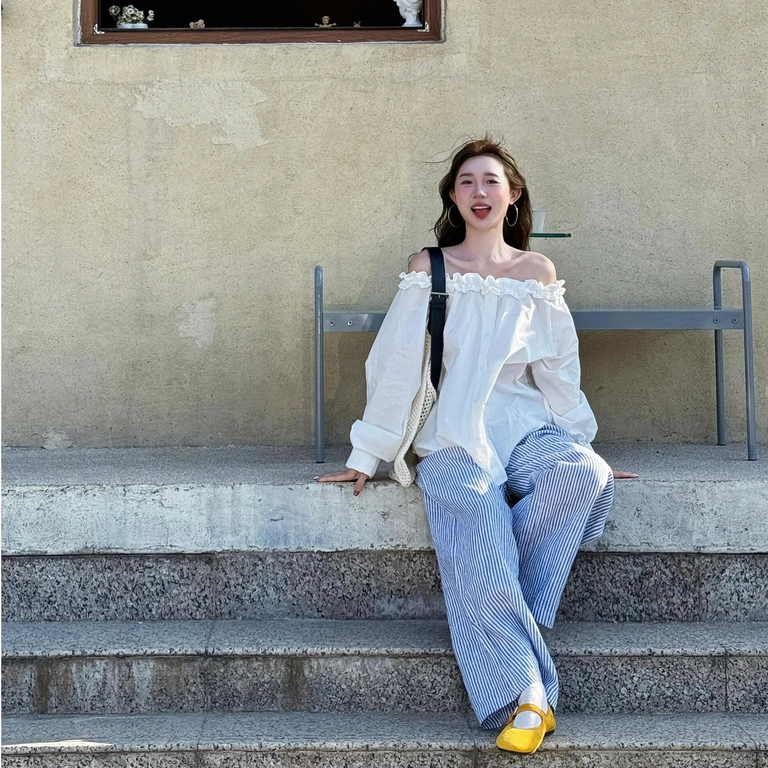 韩系通勤风白色木耳边一字肩长袖衬衫甜美气质宽松显瘦外穿上衣潮