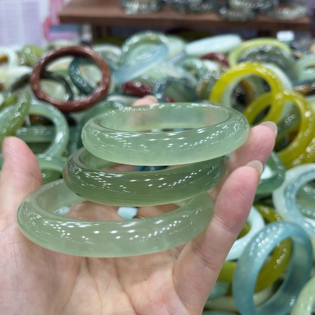 岫玉未镶嵌手镯多样化发货随机一条