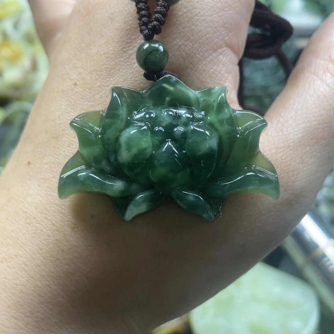 蛇纹石玉未镶嵌吊坠