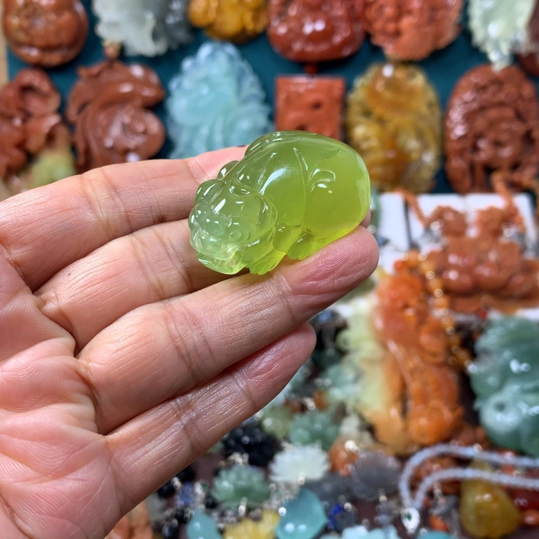 蛇纹石玉未镶嵌挂坠