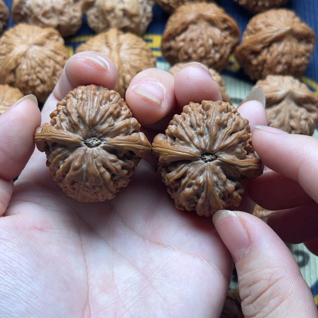 文玩核桃吊坠乌**拉圆梦36