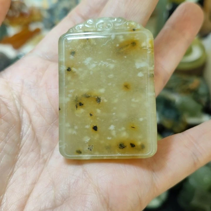 岫玉未镶嵌挂坠款式