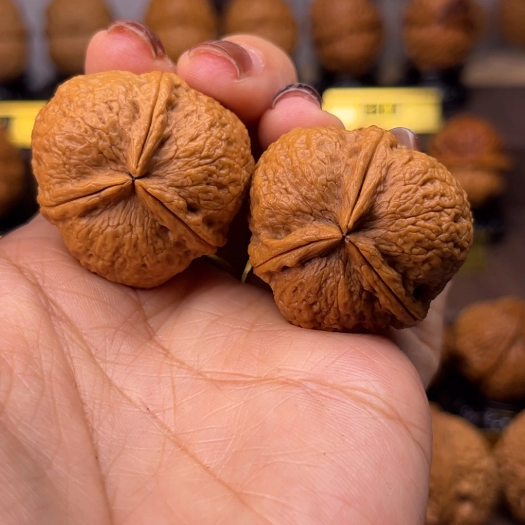 文玩核桃把件饭团三棱