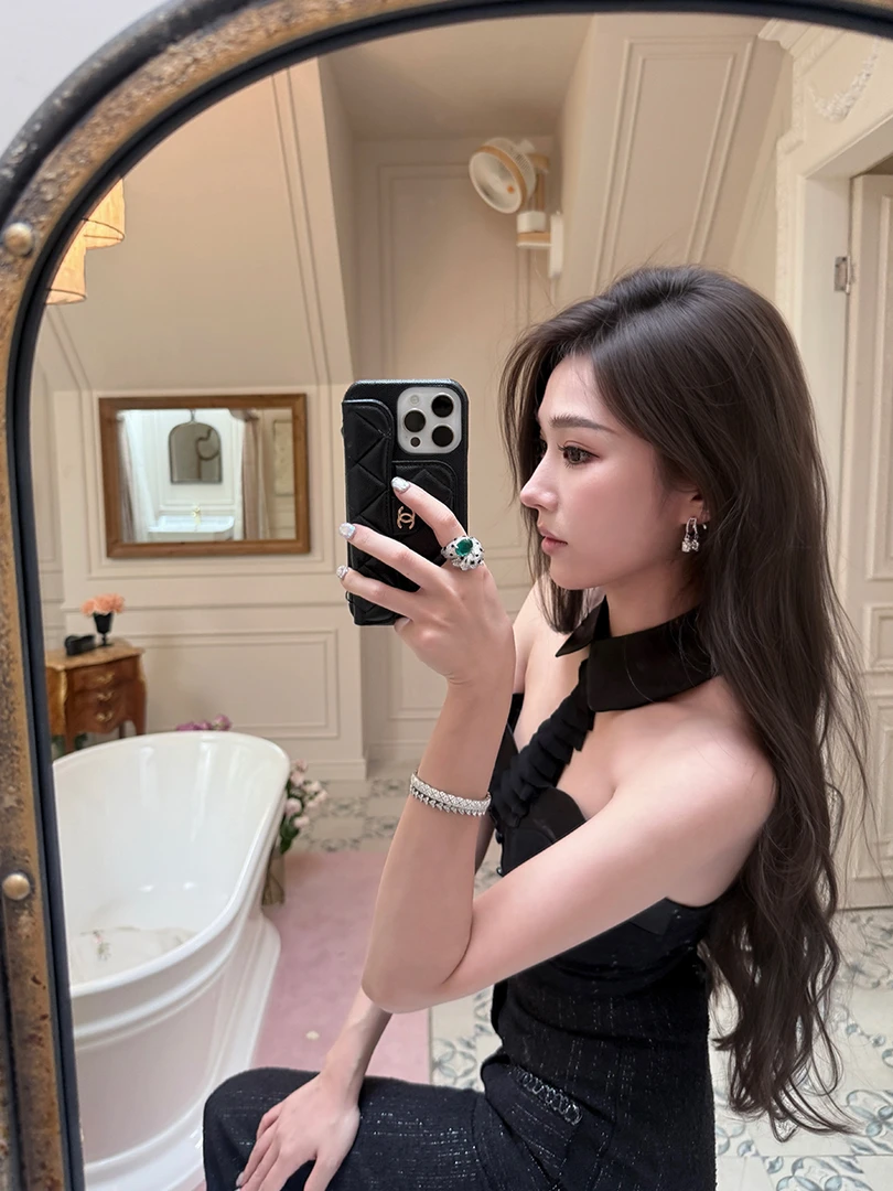 高级感修身显瘦纯欲黑色挂脖翻领上衣女2025新款小香风休闲裤套装