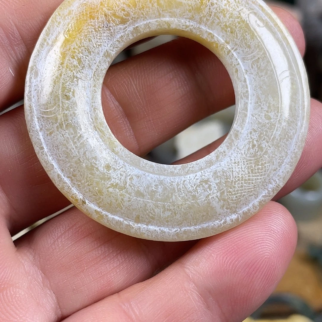 玉***间和田玉（糖玉）未镶嵌挂件