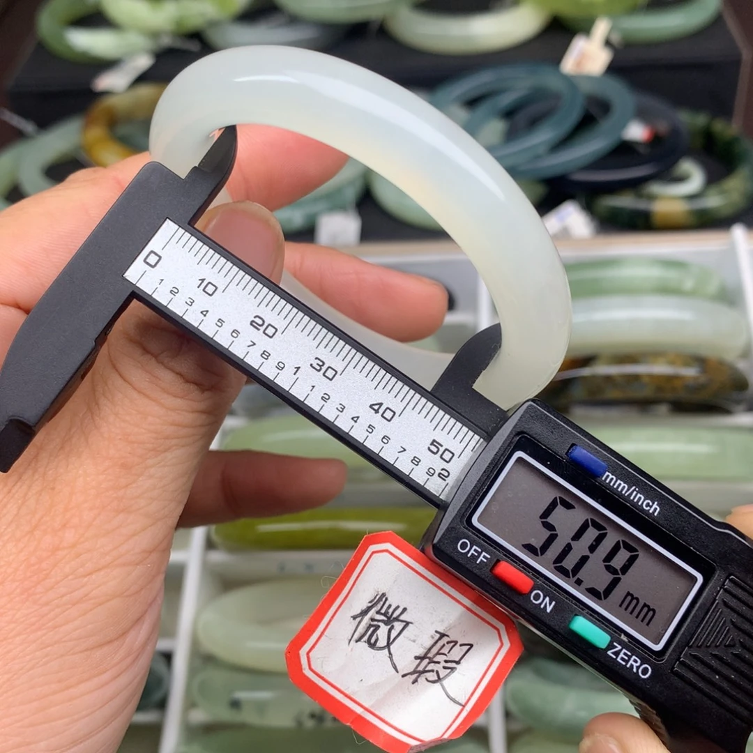 蛇纹石玉未镶嵌手镯688