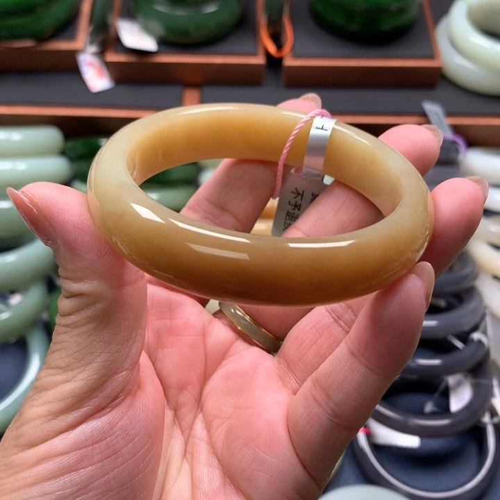【闪购商品】未镶嵌手镯和田玉