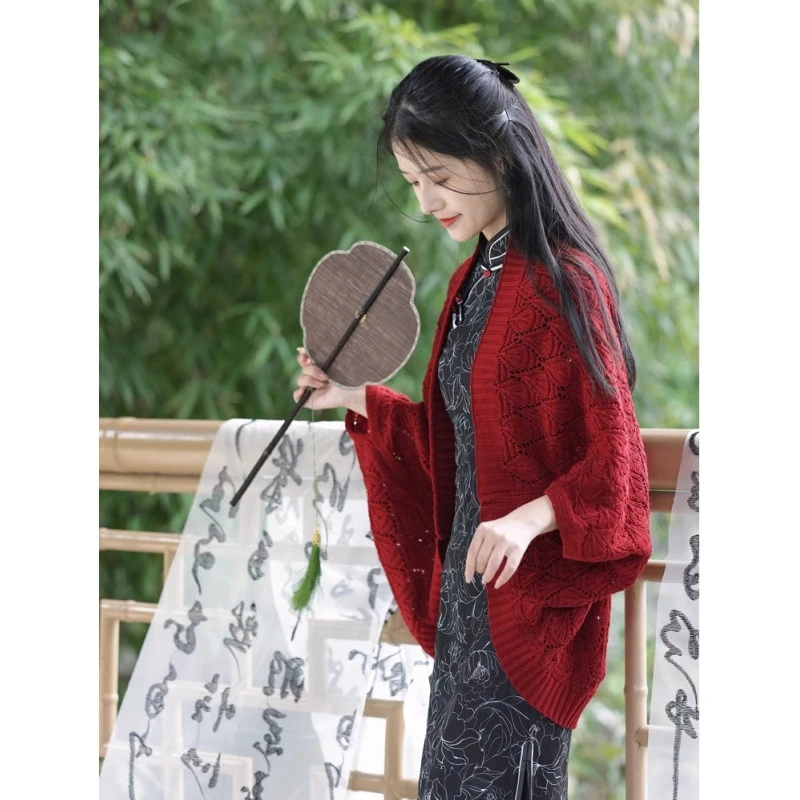 洋气高档春秋款旗袍披肩外搭2025女勾花薄镂空文艺慵懒风针织开衫