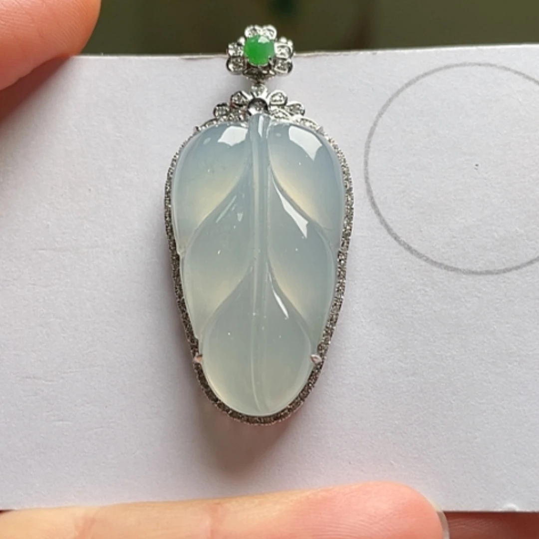 【闪购商品】吊坠(不含链)18K金镶嵌翡翠