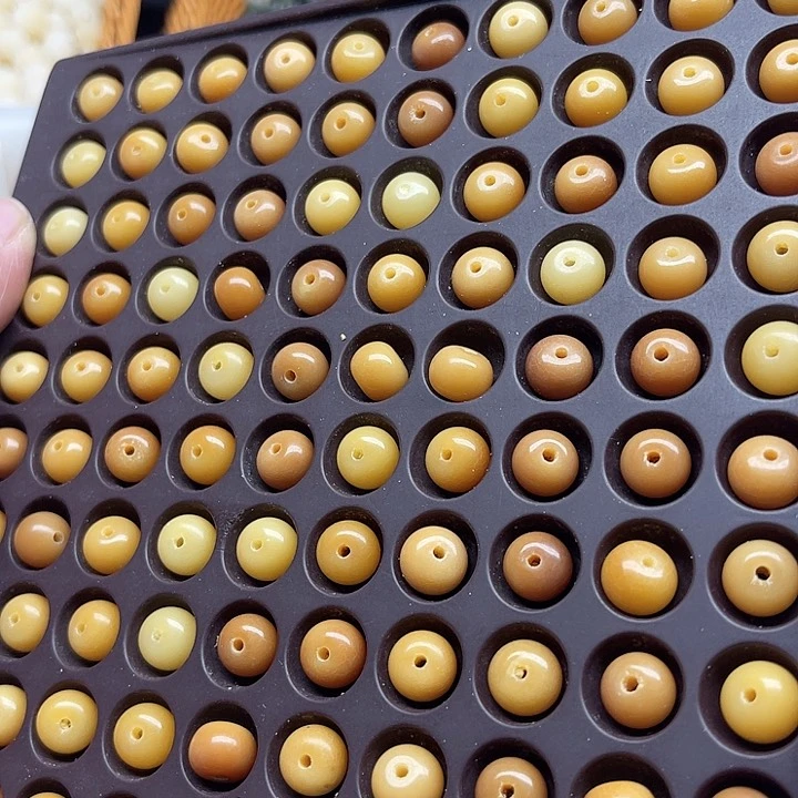 白玉菩提吊坠瑕疵10-7风化苹果110颗