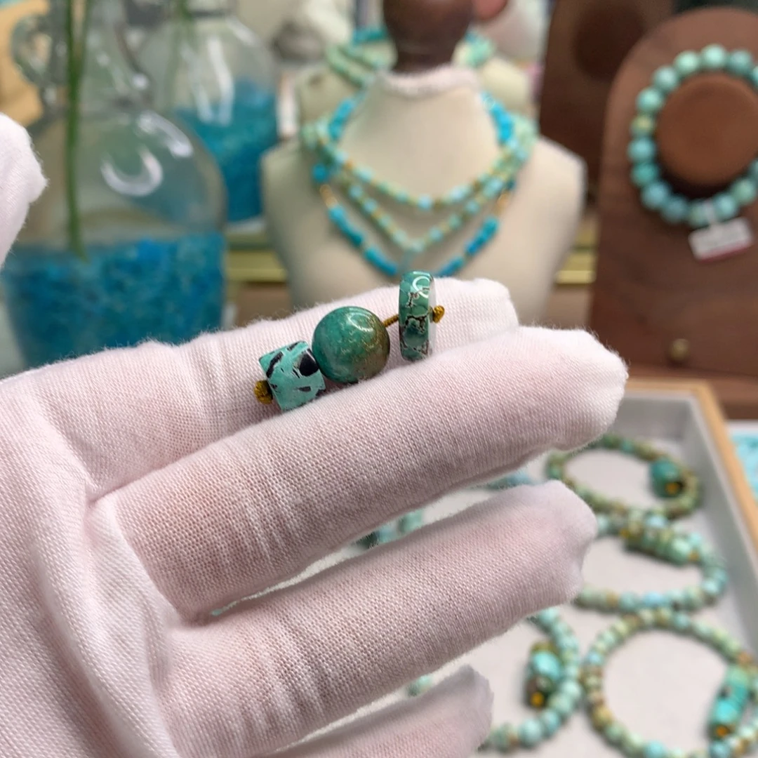 绿松石未镶嵌饰品