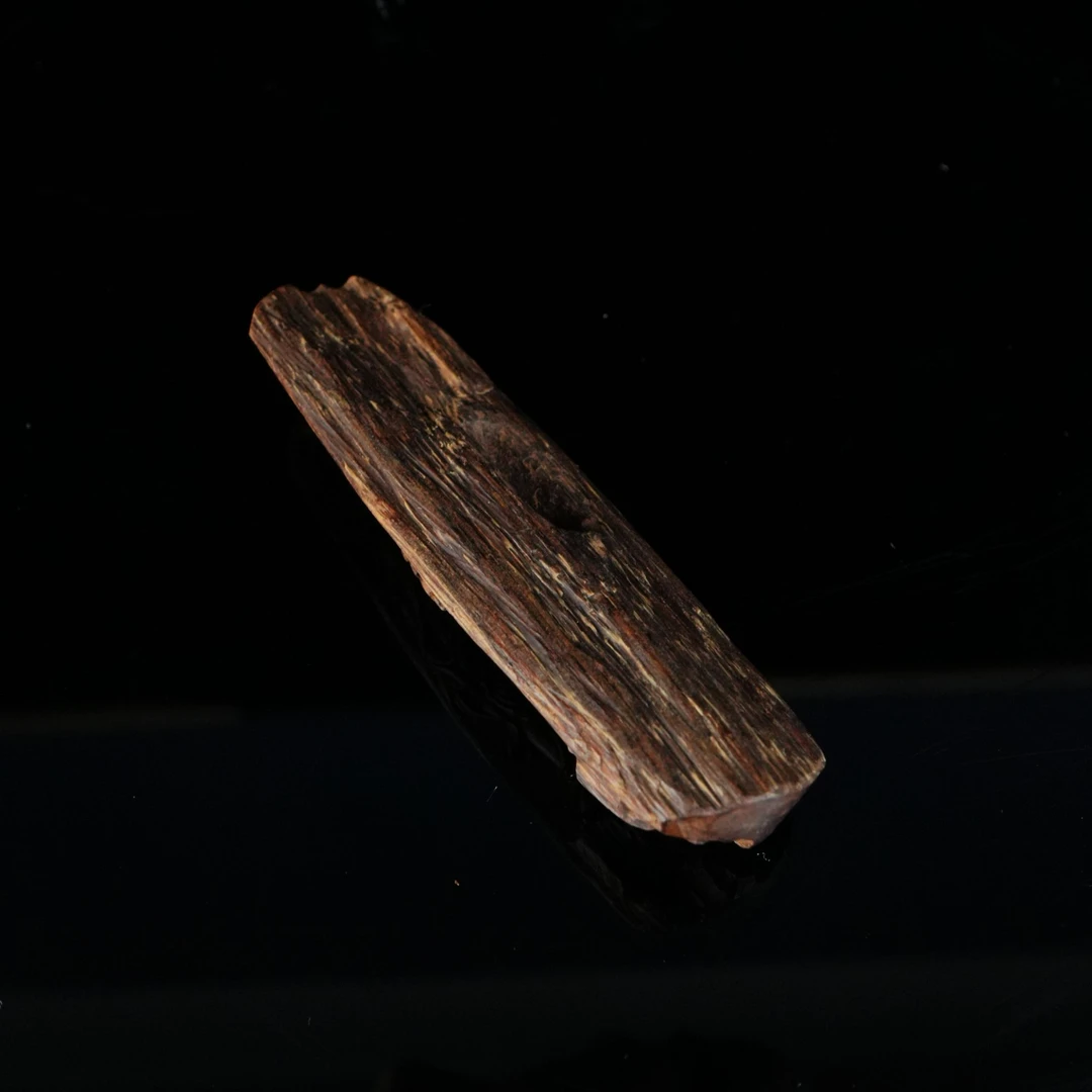 B5682 越南惠安满油沉水沉香自在观音 7.83x2.58x1.53cm 14.13g