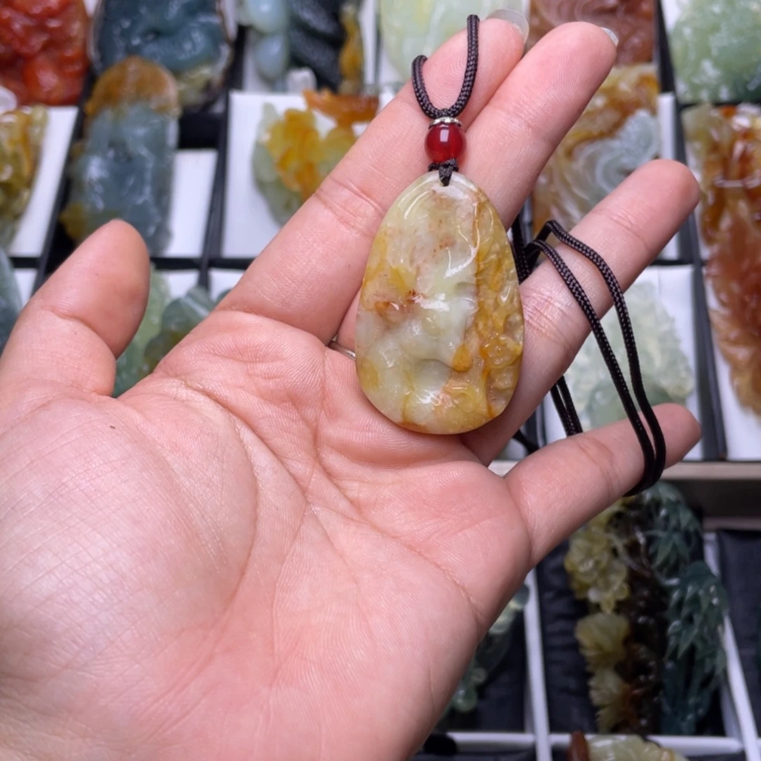 蛇纹石玉未镶嵌颈饰