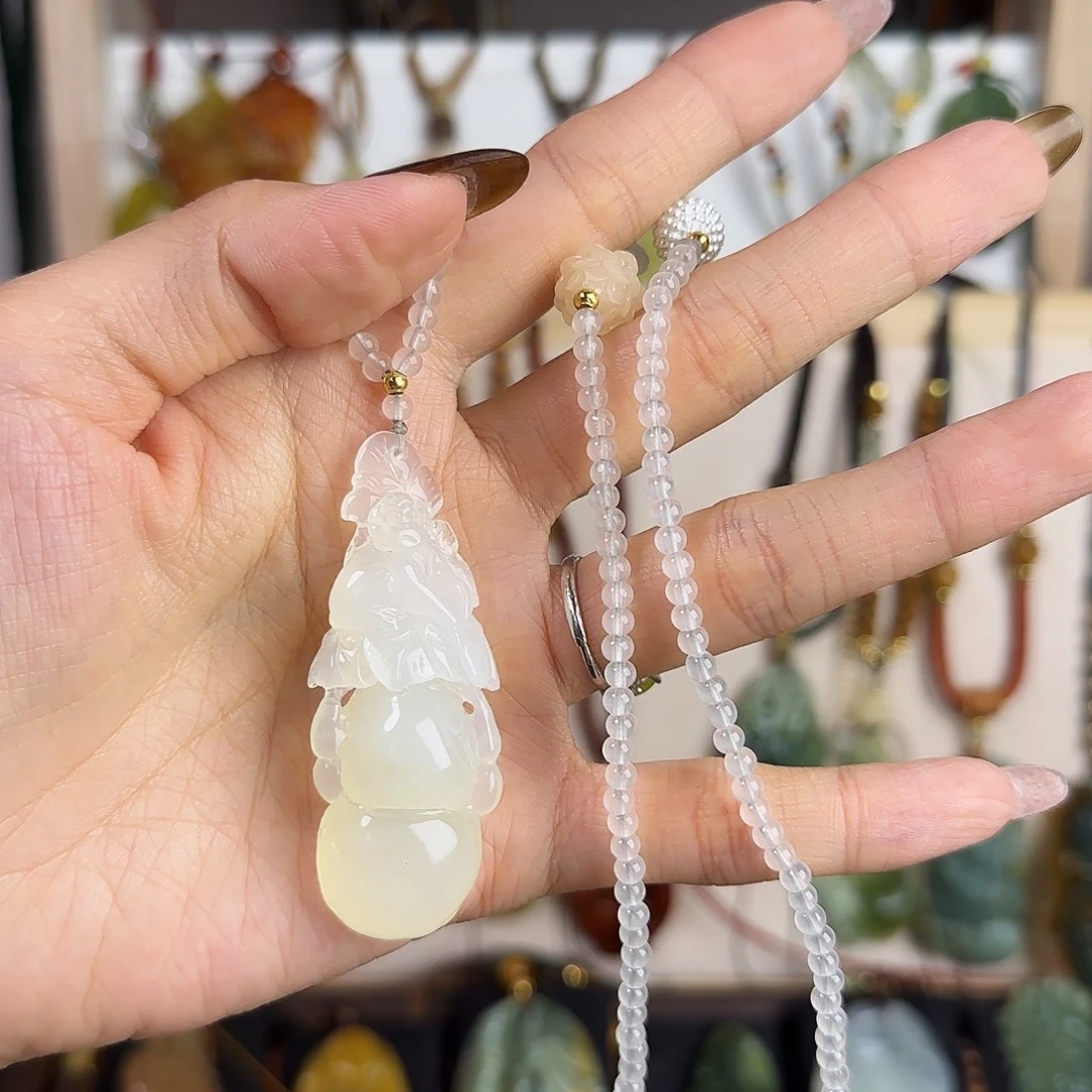 虫****蛇纹石玉未镶嵌颈饰