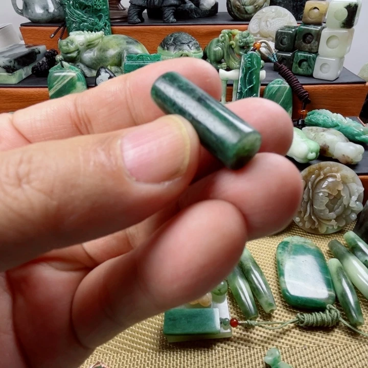 独山玉未镶嵌珠宝半成品