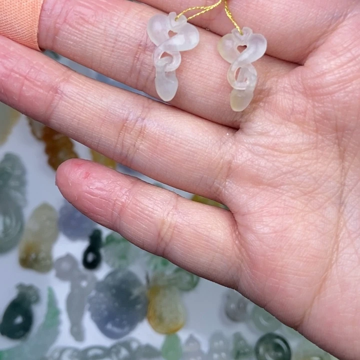 定制翡翠未镶嵌耳饰