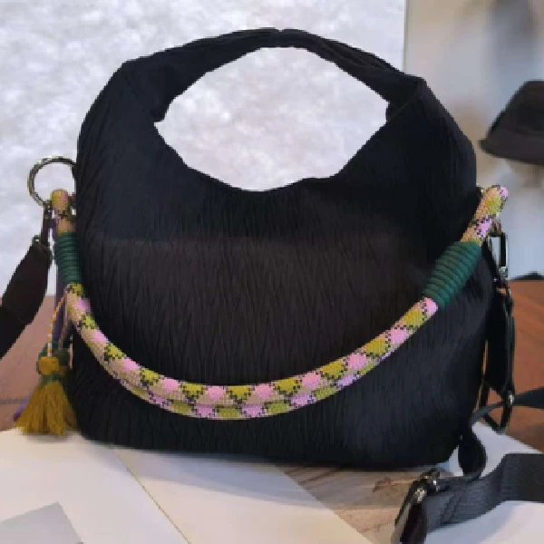 【5-29】时尚简约黑色通勤百搭压褶肌理感手提包单肩包BB56131