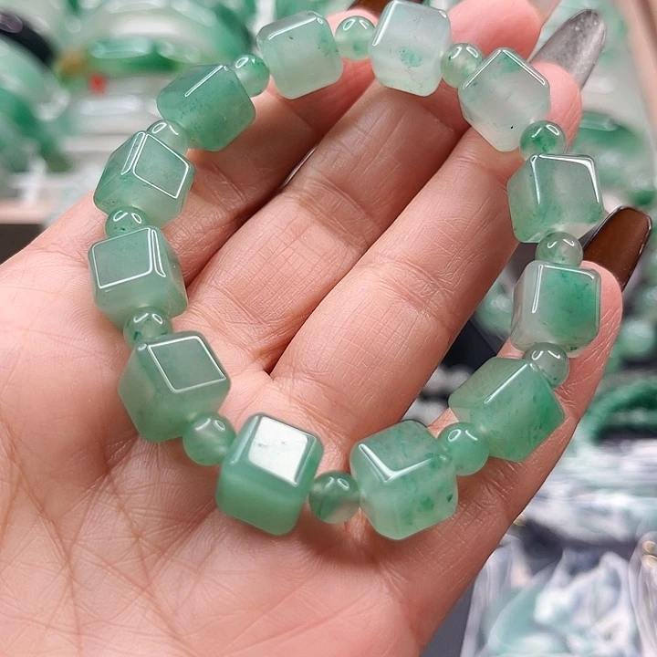 未镶嵌手链石英质玉岳**乐