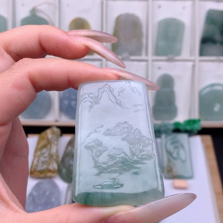 天***睡翡翠未镶嵌颈饰山水