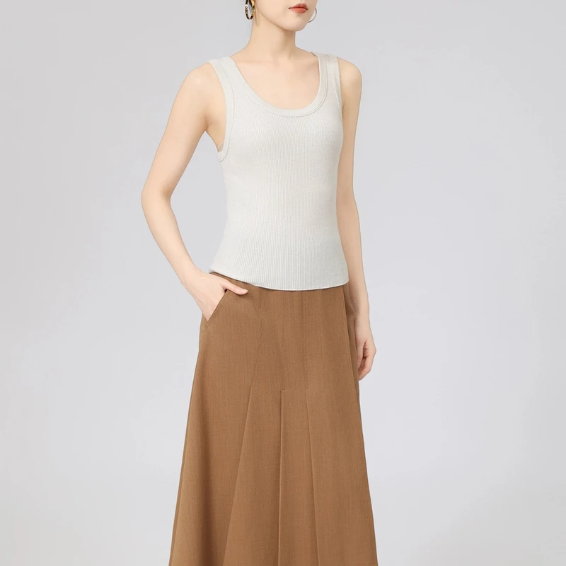 阿玛施AMASS薄款时尚质感打底吊带简约领绵羊毛背心女装538074