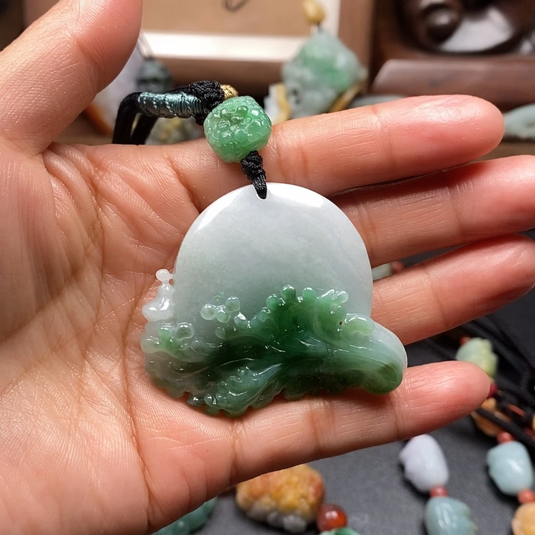 知***子定制翡翠未镶嵌毛货抛光