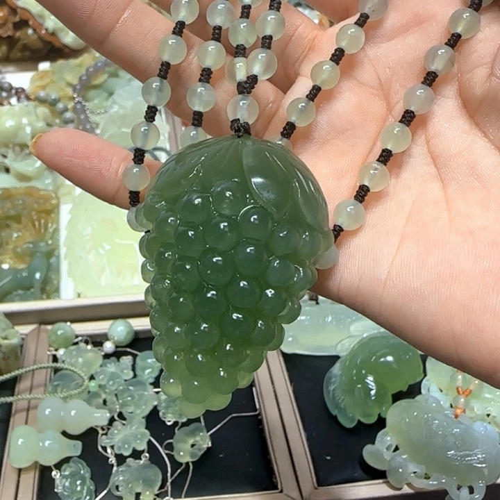 蛇纹石玉未镶嵌吊坠