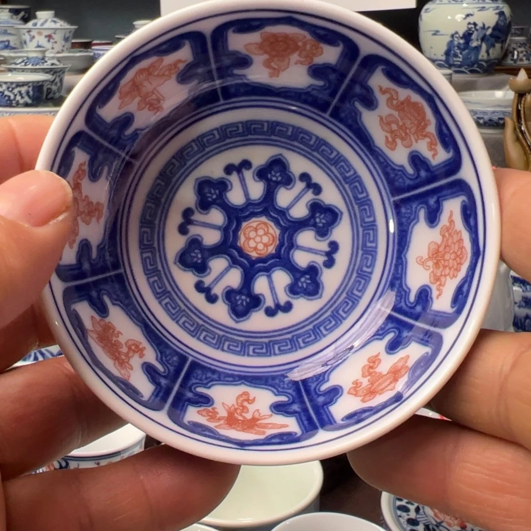 摆件背*景德镇青花瓷器