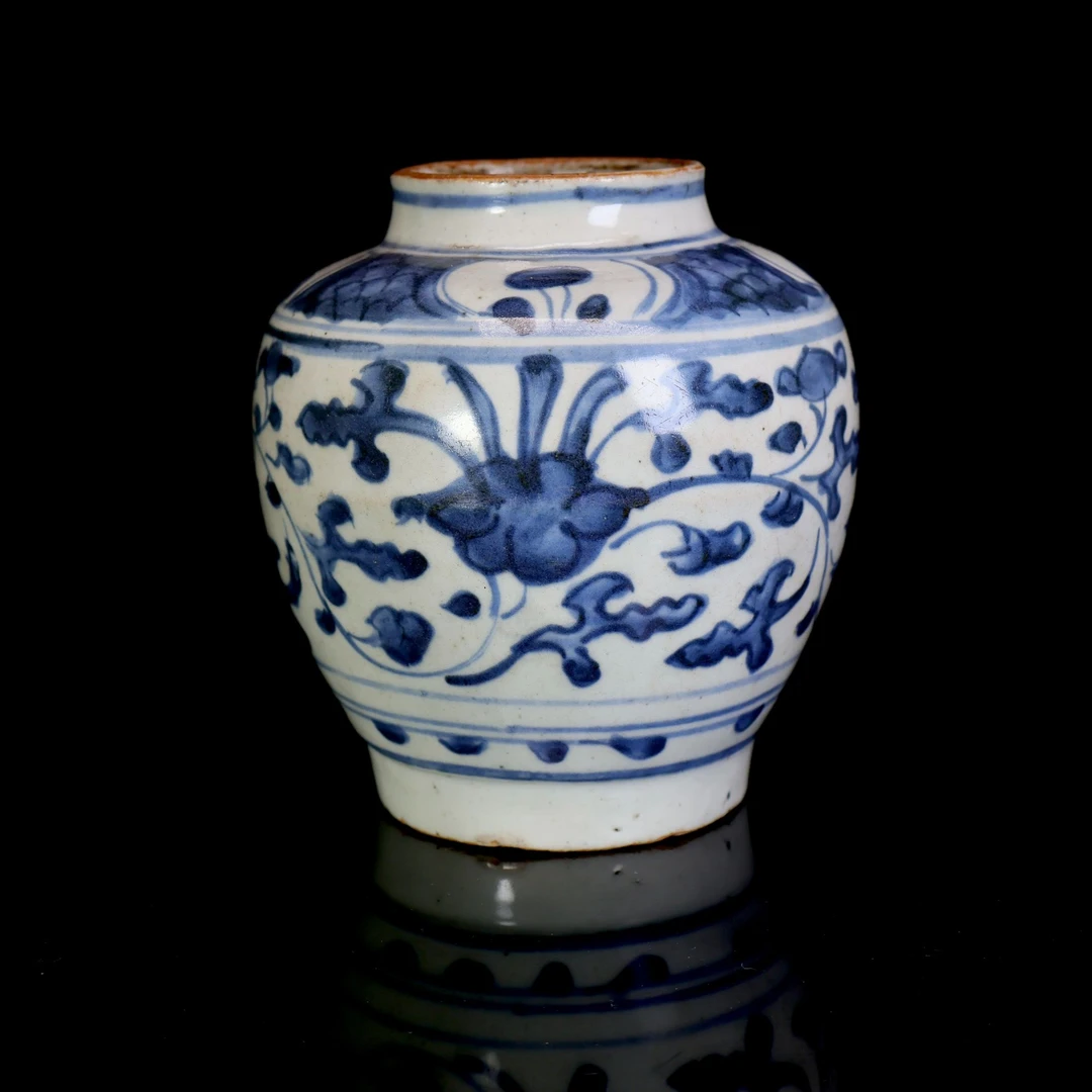 45：明天启青花缠枝花卉纹罐