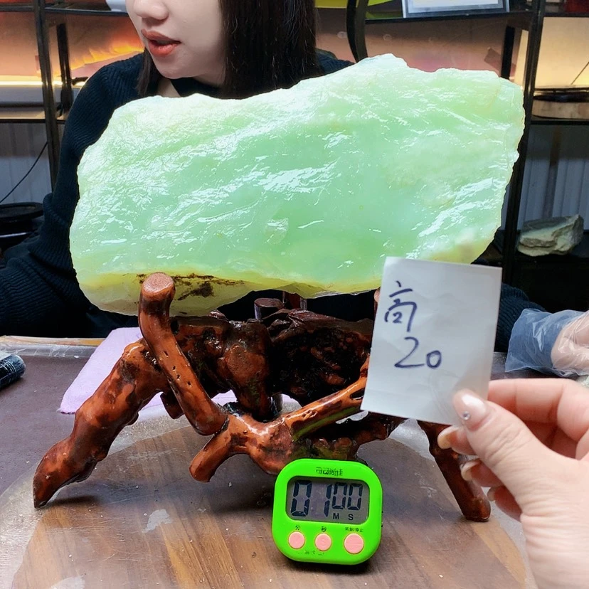 【闪购商品】未镶嵌蛇纹石玉原石湖****长