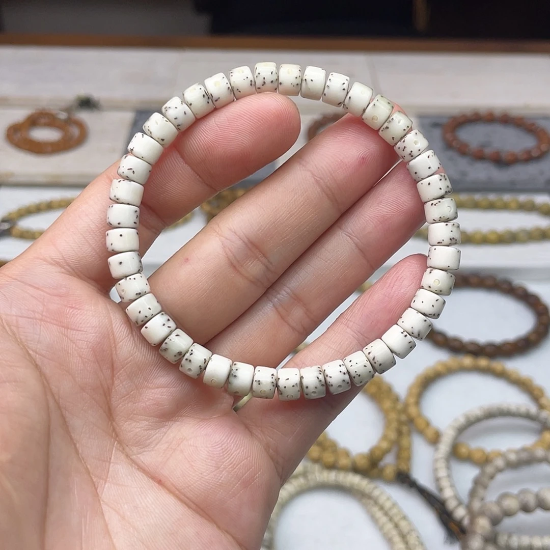 吊坠星月菩提三分之二大留白