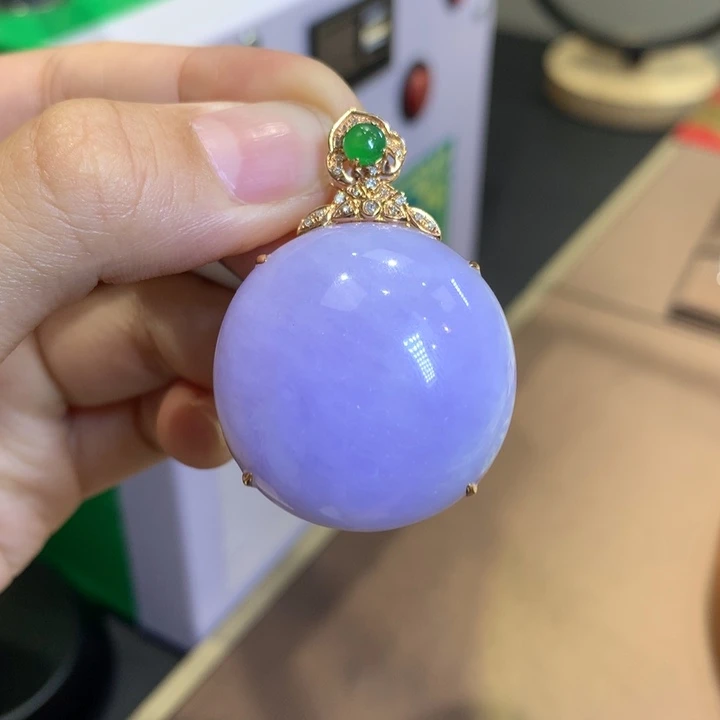 翡翠18K金镶嵌颈饰翡翠