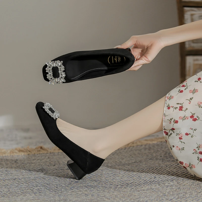 真皮法式方头粗跟单鞋女2025新款气质百搭舒适不累脚浅口职业单鞋