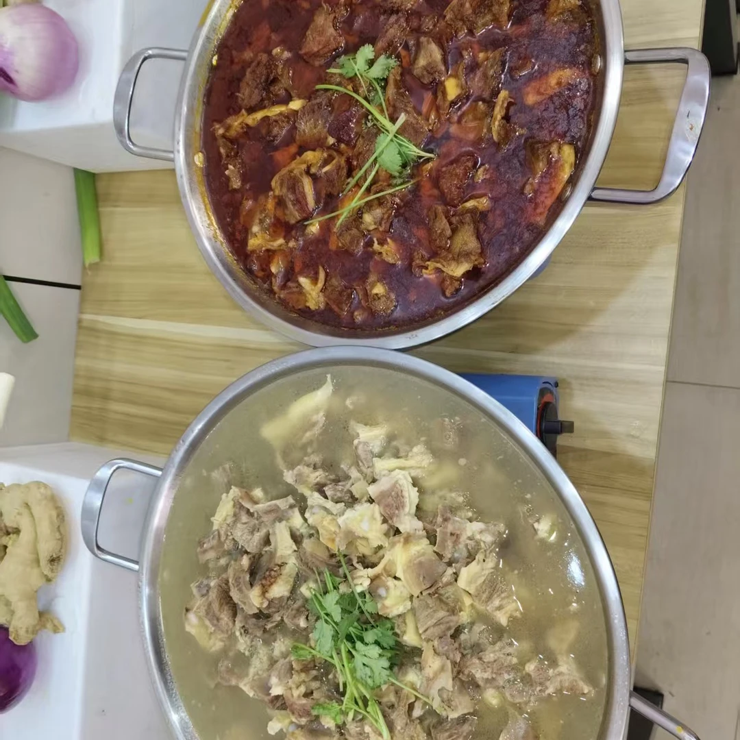 鲜烧牛腩香辣原味各一半2袋1400克