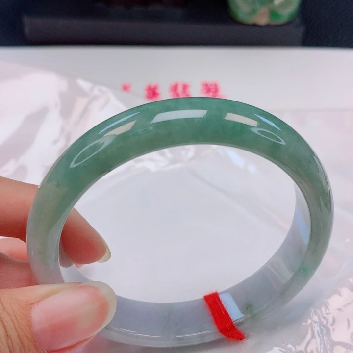 爱***睛翡翠未镶嵌手镯57圈