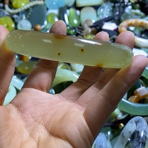 岫玉手镯未镶嵌62口径