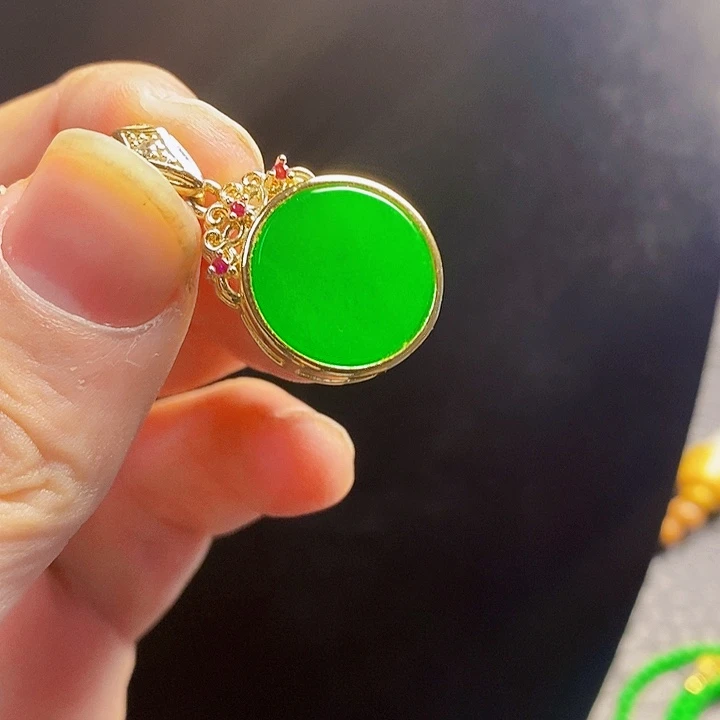 翡翠14K金镶嵌颈饰