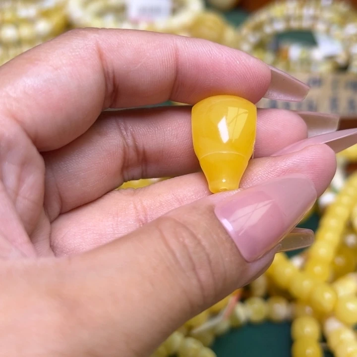 蜜蜡未镶嵌珠宝奇石