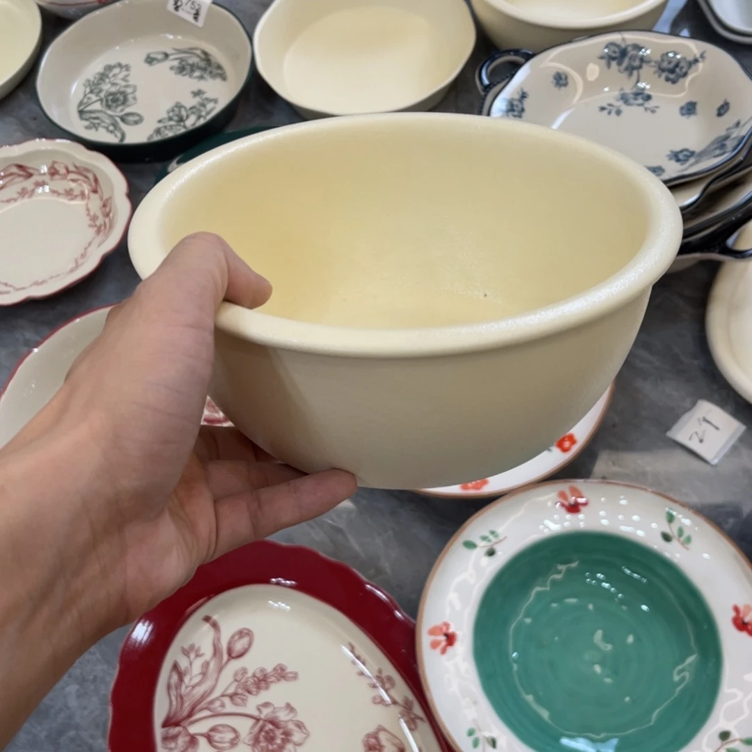 陶瓷微瑕餐具介意勿拍，满18飞！