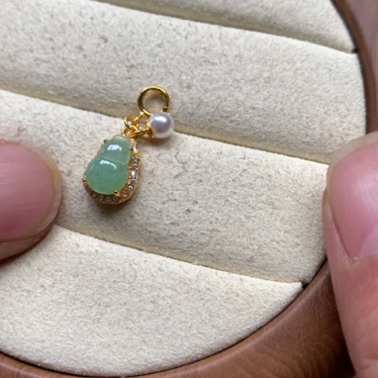 翡翠颈饰未镶嵌翡翠