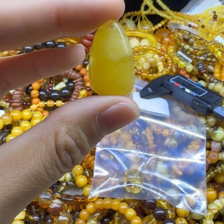 琥珀未镶嵌珠宝奇石